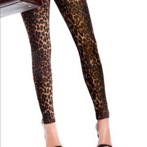 Gorgeous Iman Leopard Leggings !!!
